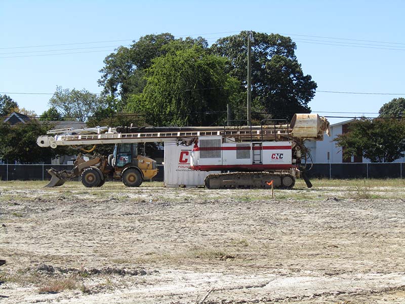 Aggregate pile driver machine